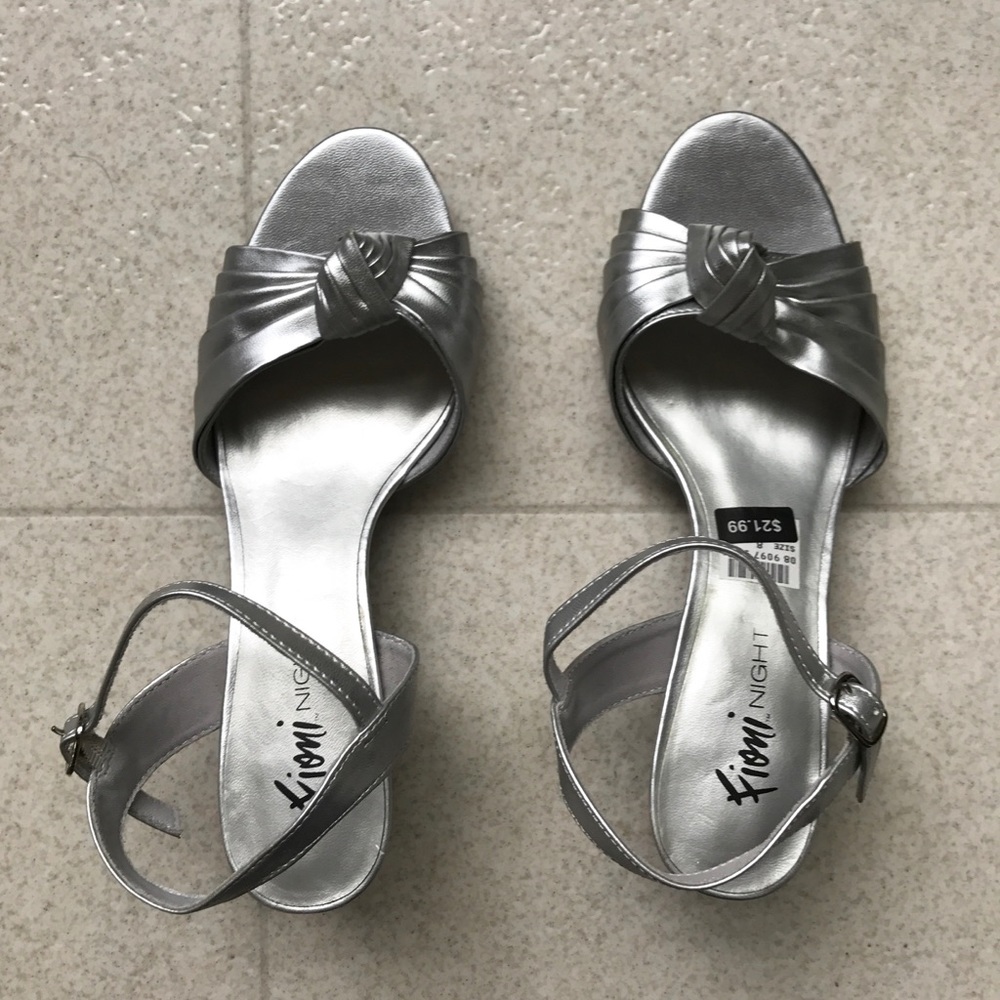 New silver dressy heel